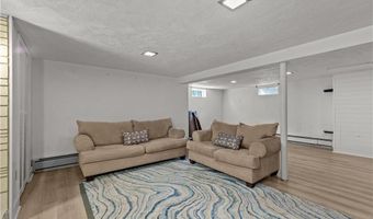 17 Shields St A, Newport, RI 02840