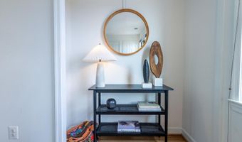 1801 T St NW 10, Washington, DC 20009