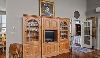 404 Roosevelt Ave 402M, Central Falls, RI 02863