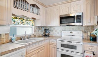 107 HOLIDAY Ln, Auburndale, FL 33823