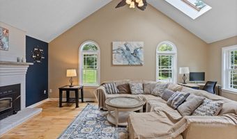 231 Vaughn Hill Rd, Bolton, MA 01740