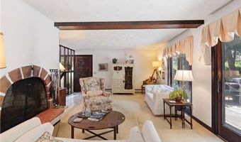 10 What Cheer Rd, Narragansett, RI 02882