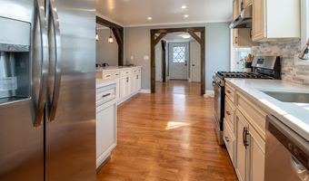 28 Rock Cut Rd, Bridgewater, CT 06752