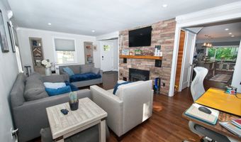 148 Middle River Rd, Danbury, CT 06811