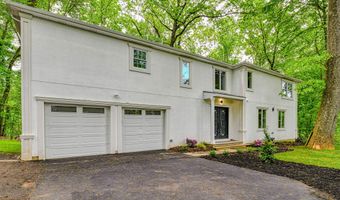 58 Fish Hawk Dr, Middletown, NJ 07748