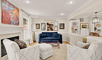 2546 S WALTER REED Dr B, Arlington, VA 22206