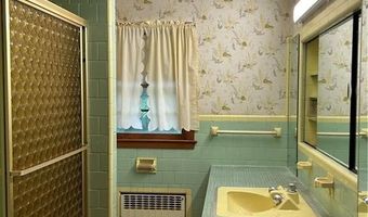 12 Oakland Ave, Johnston, RI 02919