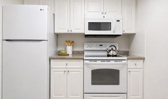 50-56 Broadlawn Park 414, Boston, MA 02467