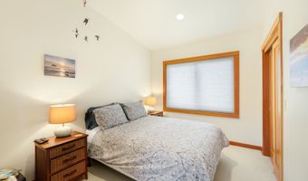 1950 BEACH LOOP Dr SW, Bandon, OR 97411