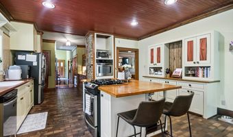 990 Buckwood Rd, Bauxite, AR 72011