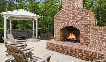 180 Laurel Ridge Ln, Ball Ground, GA 30107