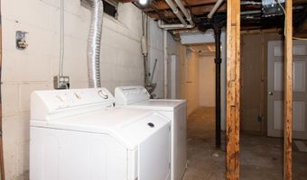 924 N Maple Rd, Ann Arbor, MI 48103