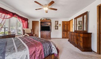 2213 SUNRISE Dr, Appleton, WI 54914