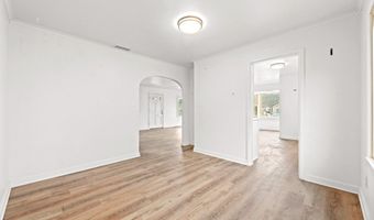 1073 Parkside Dr, Alliance, OH 44601