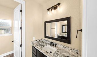 1009 Bluebonnet Ln, Adkins, TX 78101