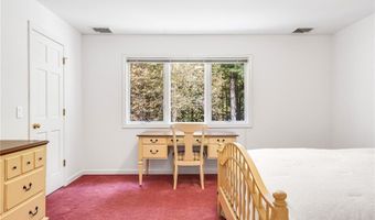 60 Pheasant Dr, East Greenwich, RI 02818