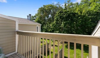 65 Peddlars Dr 65, Branford, CT 06405