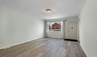 197 Maplewood Dr, Antioch, IL 60002