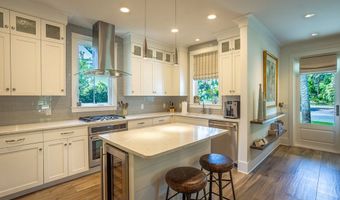 19 11th St, Apalachicola, FL 32320