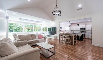 122 Hollister Dr, Albany, GA 31721