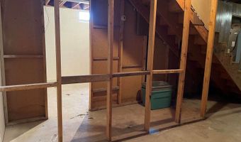 18546 140th St, Akron, IA 51001