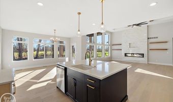 880 Hemlock Dr, Addison, MI 48370