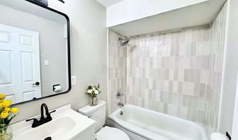 1520 N VIOLA St, Appleton, WI 54915