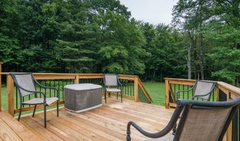 27 South St, Blandford, MA 01008