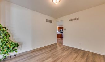 253 Village Creek Dr Dr, Ballwin, MO 63021