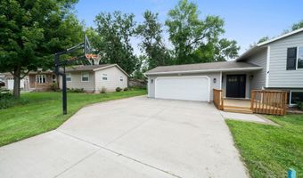 1513 E Sylvan Cir, Brandon, SD 57005