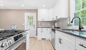 8 Andrea Dr, Alloway, NJ 07462