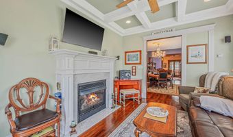 33 S Bay Ave, Amityville, NY 11701