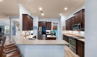 4 Stoney Point Dr, Bluffton, SC 29910