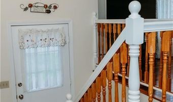 16 Ward Ave, Middletown, RI 02842