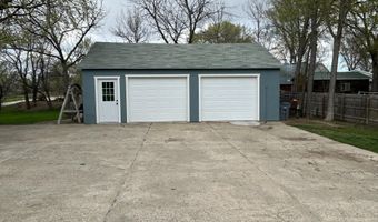 144 W 6th St, Ainsworth, NE 69210