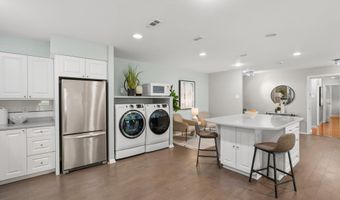 4956 SENTINEL Dr 9-402, Bethesda, MD 20816