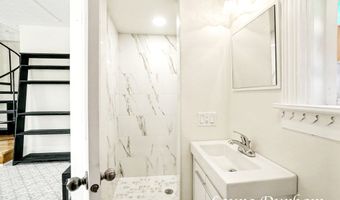 223 N Walnut St, Allegan, MI 49010