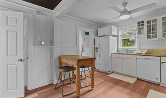 17 Warren Ave 17, Middletown, RI 02842