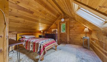 15 N Ridge Rd, Beaver Cove, ME 04441