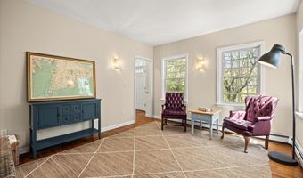 2 Boulder Rd, Bourne, MA 02532