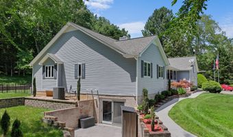 239 Back Nine Dr, Baneberry, TN 37890