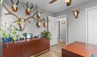 306 E Maple St, Beresford, SD 57004