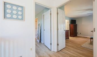 87 Nipmuc Trl B, North Providence, RI 02904