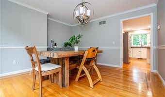 7 Wickham Rd, North Kingstown, RI 02852