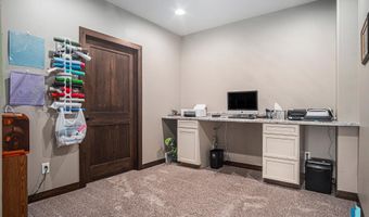 1820 W Thomas Cir, Brandon, SD 57005