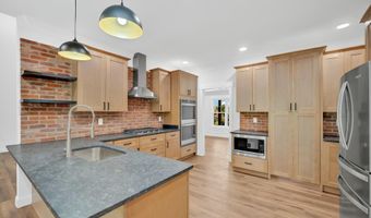 330 Bogey Dr, Abingdon, VA 24211