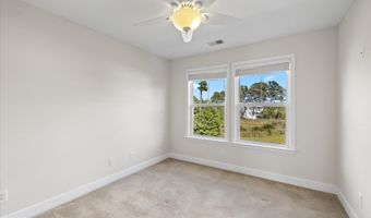 10900 HOLYSTONE Ln 202, Berlin, MD 21811