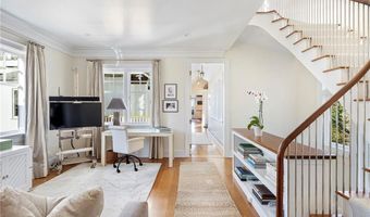 2 Harbor View Dr, Newport, RI 02840