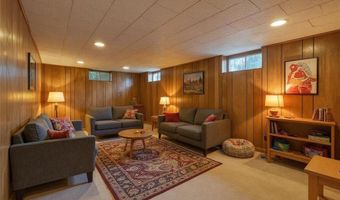 1823 Gramsie Rd, Arden Hills, MN 55112