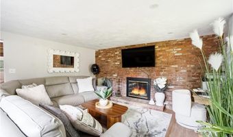253 Station St, Coventry, RI 02816